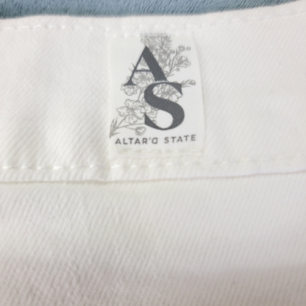 Altar'd State High Waist Sailor Tile White Shorts Size 27 - Picture 12 of 12